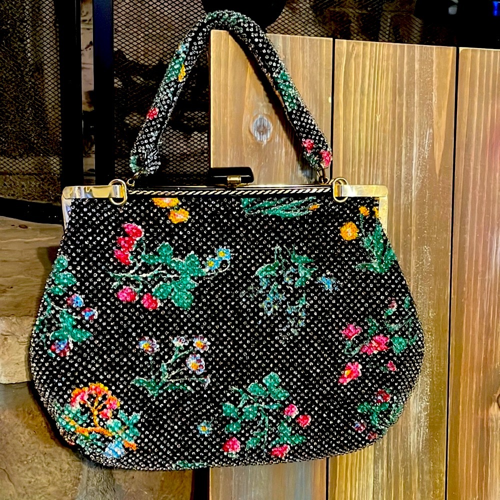 👛 SOLD Vintage Beaded Evening Bag - Picture 1 of 16